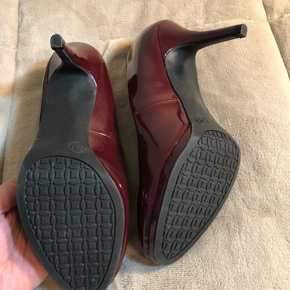 Burgundy heels. - Picture 3 of 3